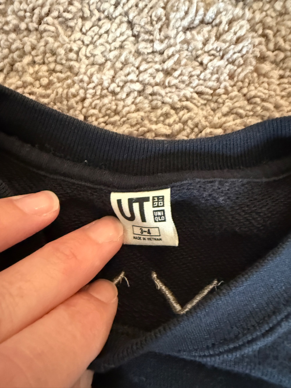 KAWS x Uniqlo black Crewneck Sweatshirt - Picture 3 of 4